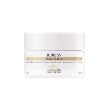 Biokiss is an exceptional regenerating balm that nourishes dry lips and smooths flakiness or chapping. Its antioxidant and soothing properties protect lips from environmental damage